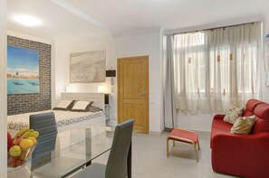 Desk, iron/ironing board, free WiFi, bed sheets - Las Canteras beach studio apartment 1BR 1BTH WiFi - best position of the beach (Las Palmas de Gran Canaria)