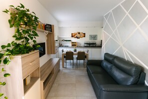TV, streaming services - surrounded by greenery and tranquility, just 10 minutes from Como (Como)
