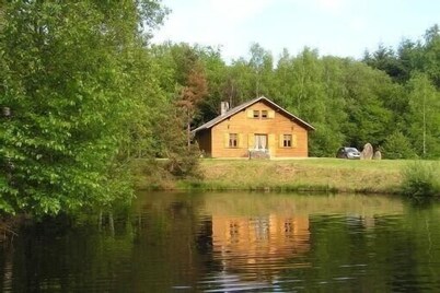 Comfortable waterside chalet with private pond fishing in the Morvan.