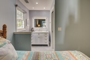 3 bedrooms, iron/ironing board, Internet, bed sheets