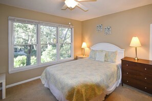 3 bedrooms, iron/ironing board, internet, bed sheets