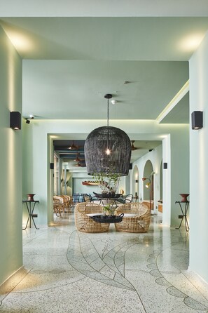 Lobby sitting area - Hotel Casona del Colegio (Cartagena)