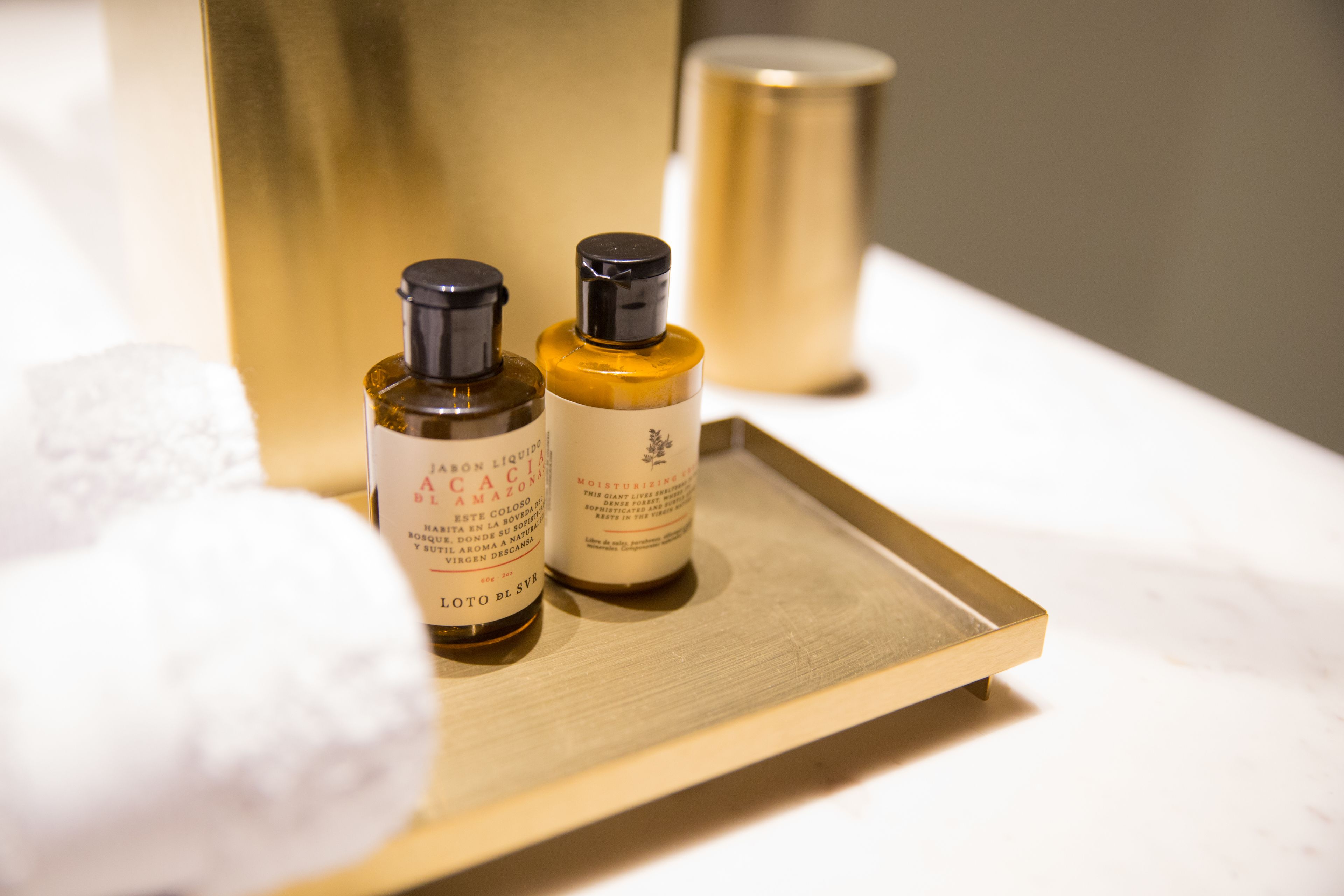 egyptian cotton sheets, premium bedding, down duvets, pillow-top beds