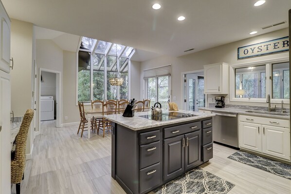 Fridge, microwave, stovetop, dishwasher