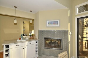 Interior - Sunset Rentals | Gloucester 79 (Hilton Head Island)