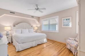 4 slaapkamers, een strijkplank/strijkijzer, gratis wifi, beddengoed