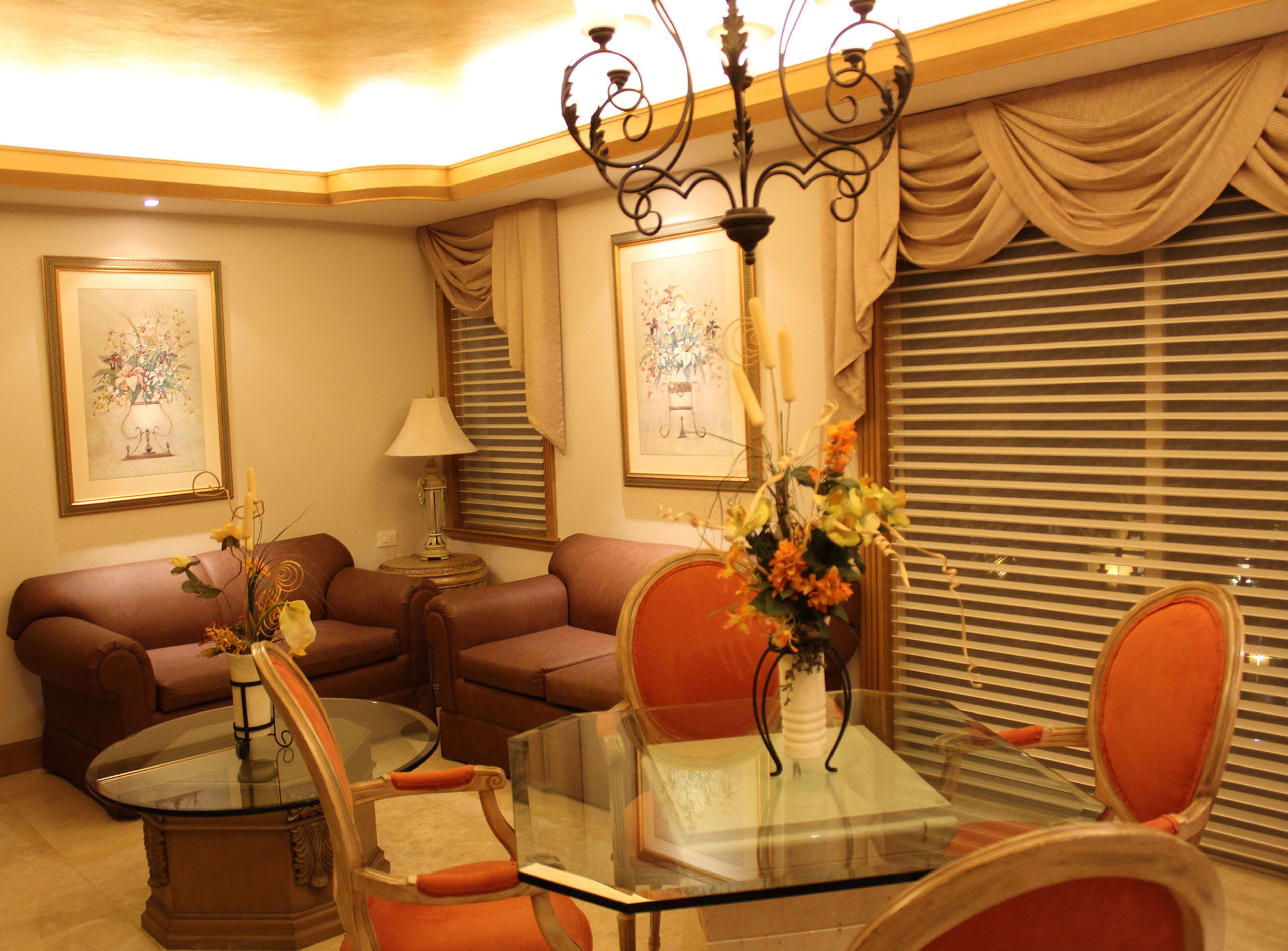 luxury suite, multiple beds, non smoking | 1 bedroom, in-room safe, individually furnished, desk