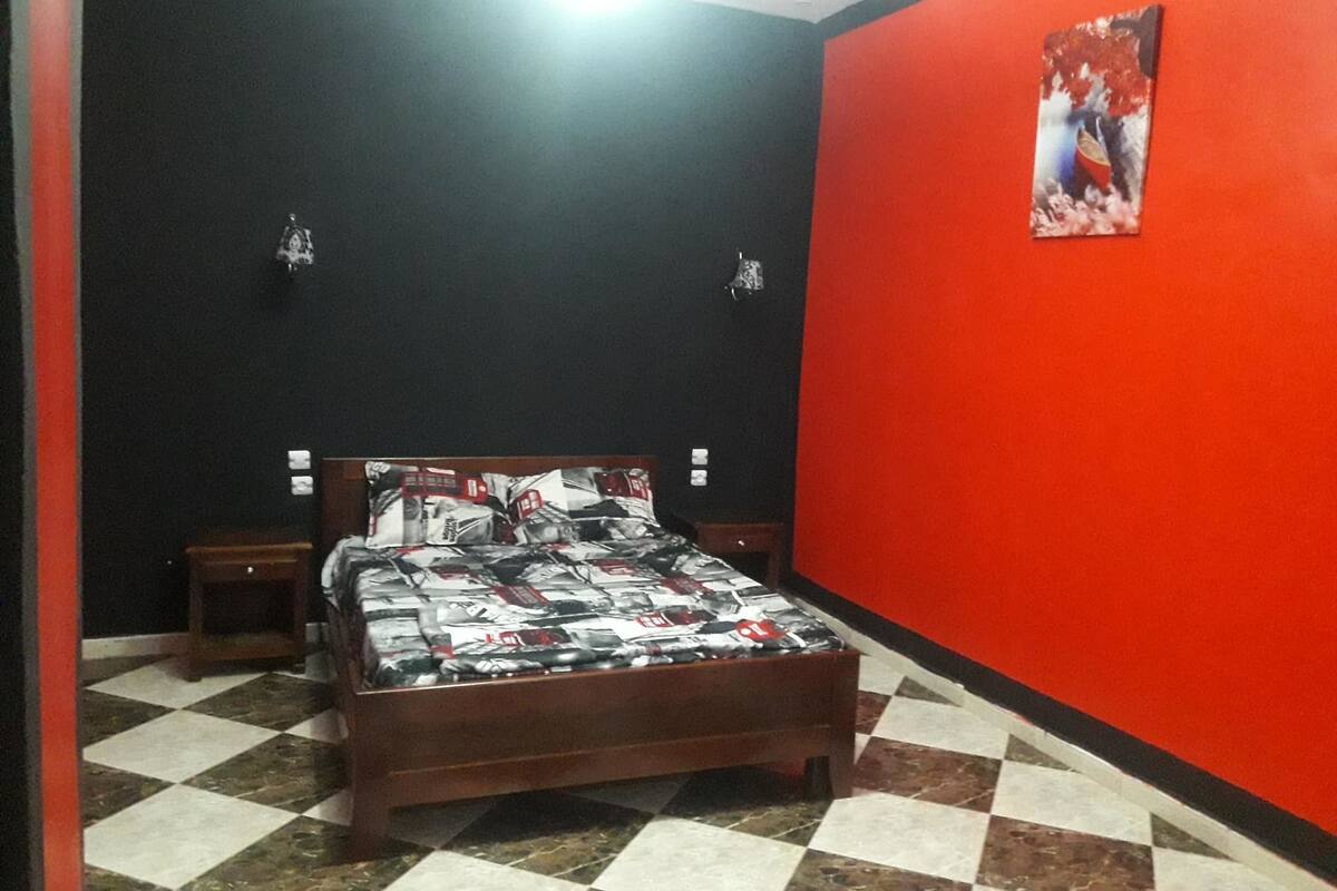 Suite, Non Smoking, City View | Minibar, desk, rollaway beds, bed sheets
