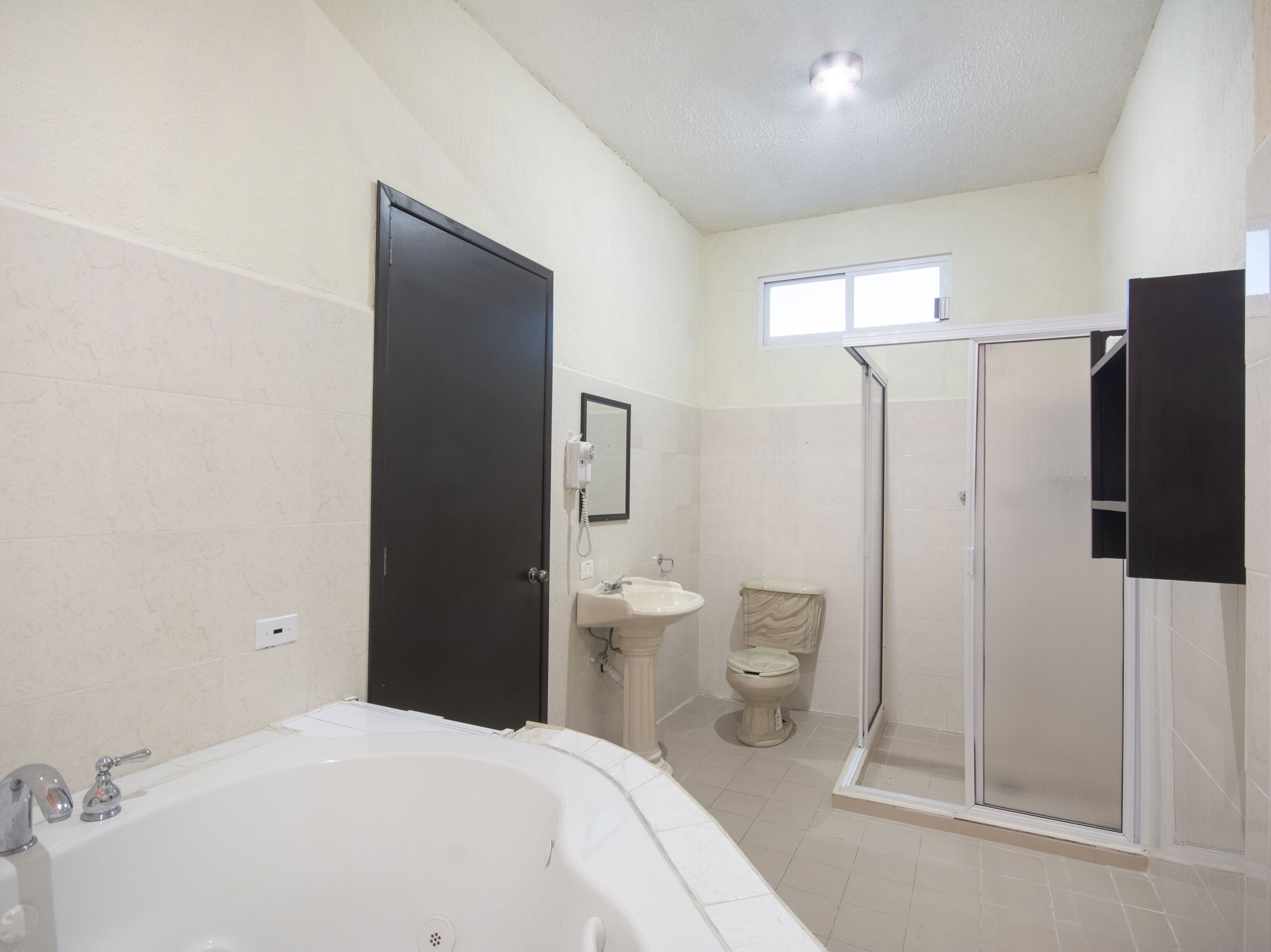 junior suite | bathroom | hair dryer, towels, soap, shampoo