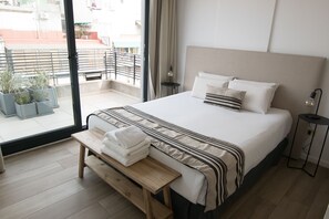 Caja de seguridad en la habitación y escritorio