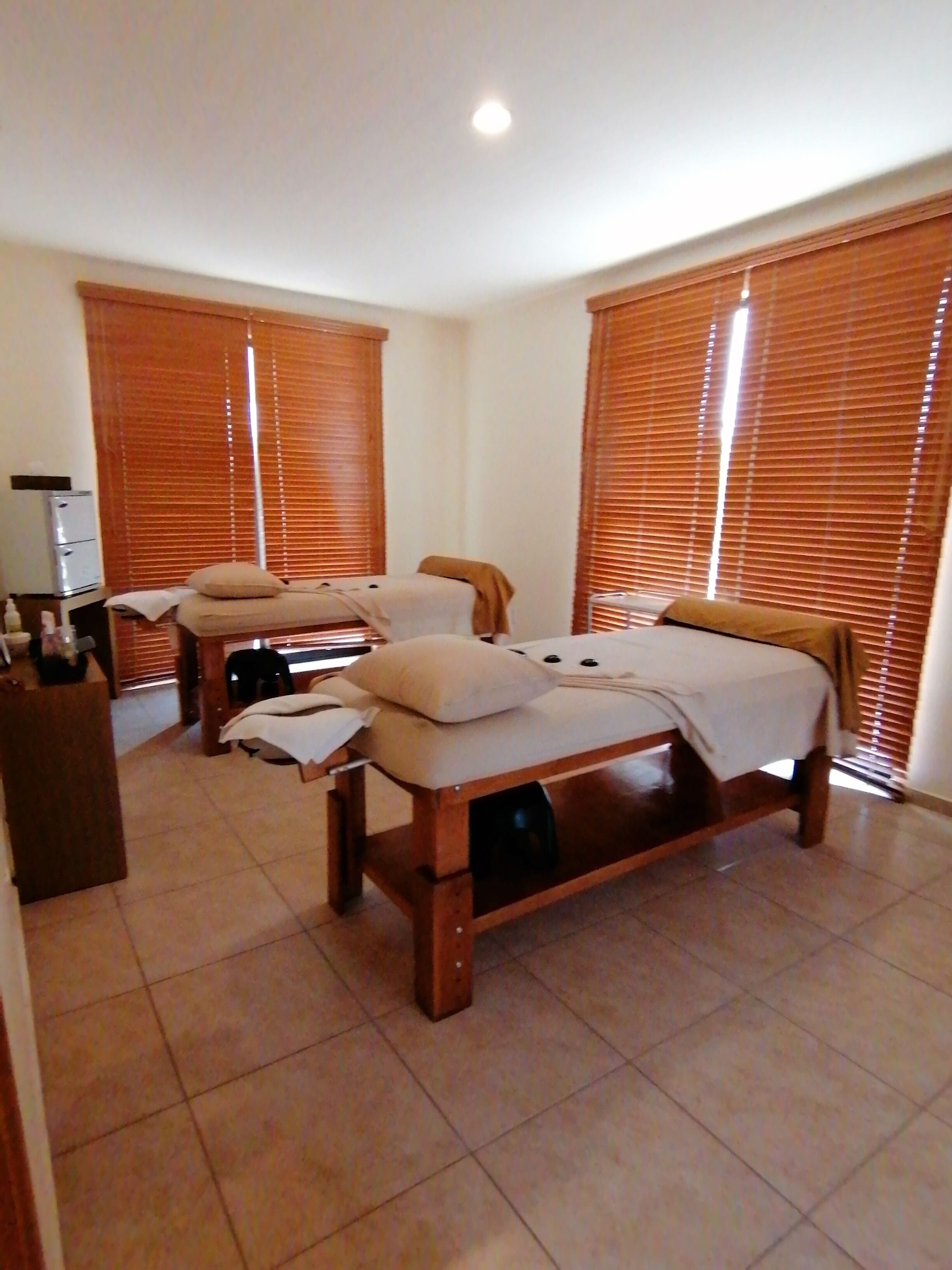 couples treatment room(s), hot stone massages, deep-tissue massages