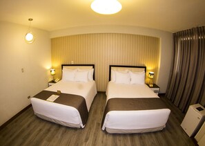 Standard Twin Room | Premium bedding, minibar, in-room safe, desk
