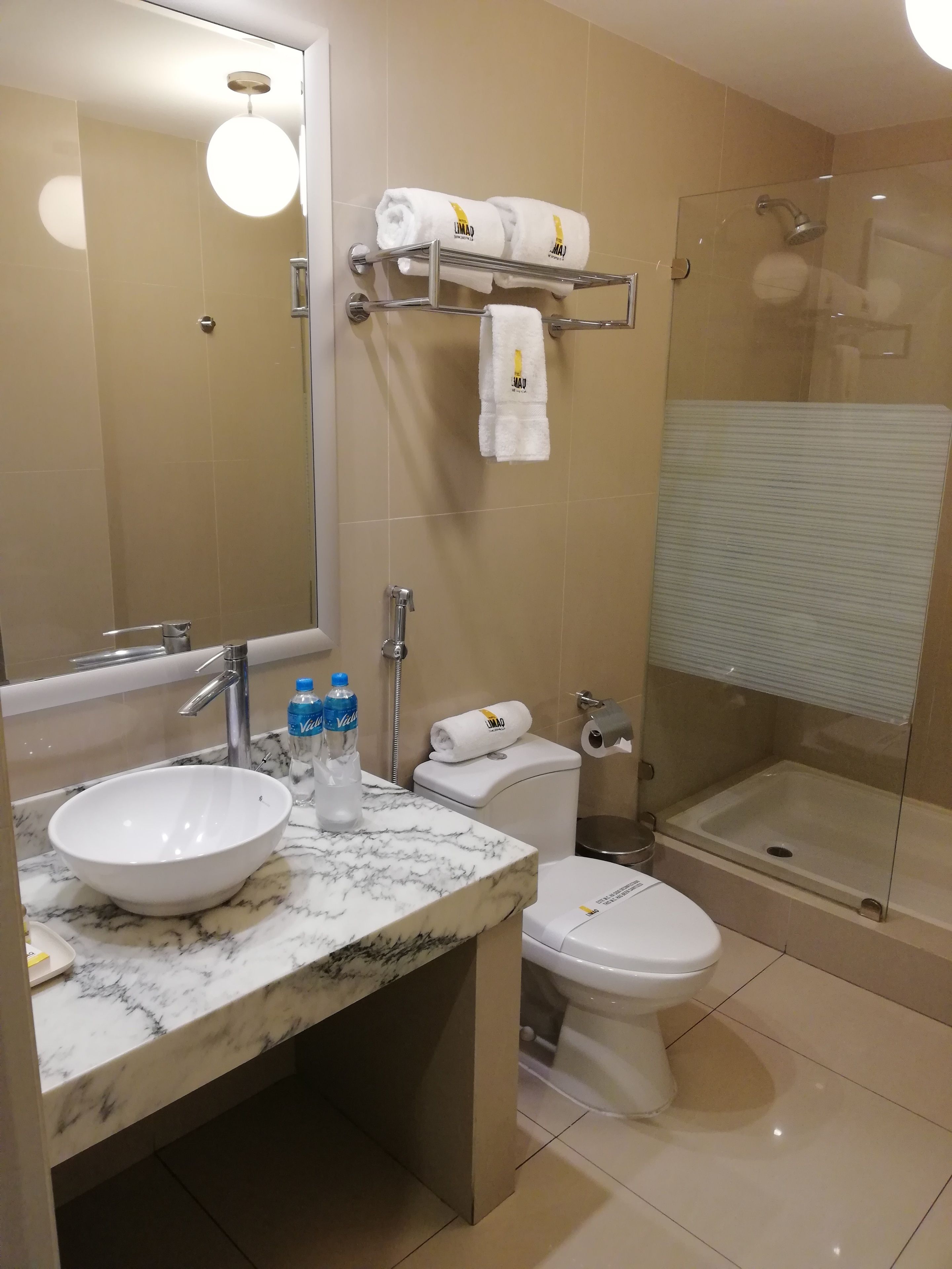 shower, free toiletries, towels