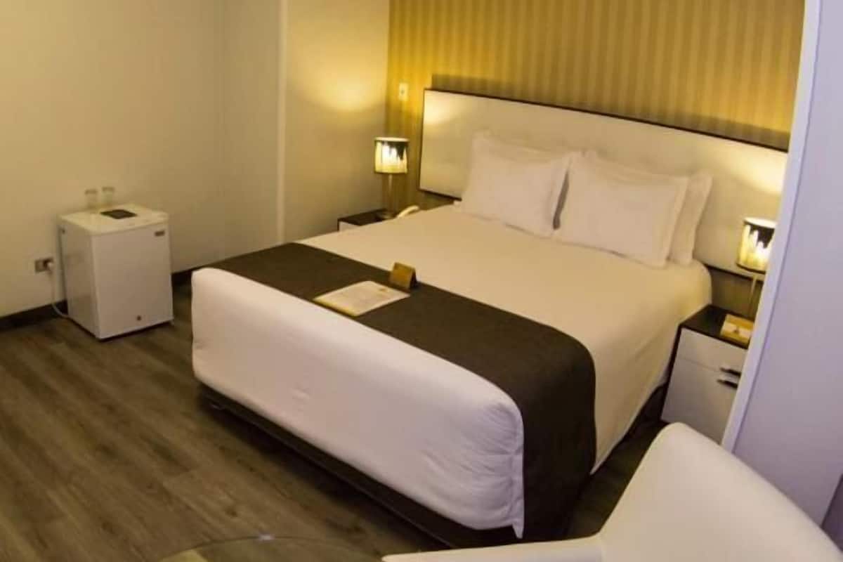 Single Room | Premium bedding, minibar, in-room safe, desk
