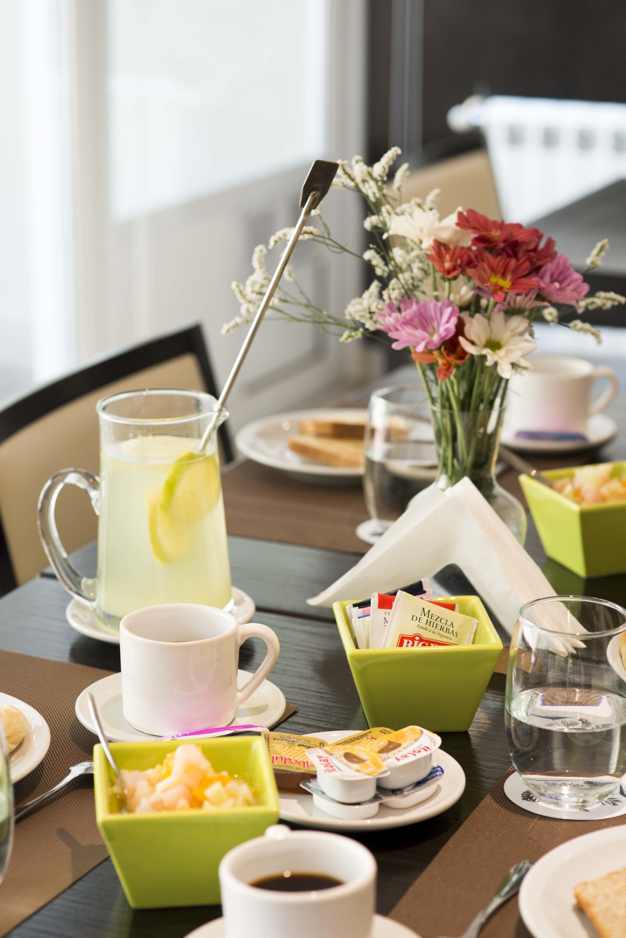 daily continental breakfast (usd 12.1 per person)