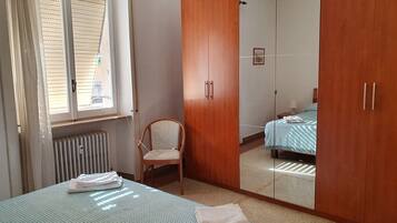 Departamento Confort, 2 habitaciones, con acceso para personas discapacitadas, vista a la ciudad | 3 habitaciones y sábanas de algodón egipcio