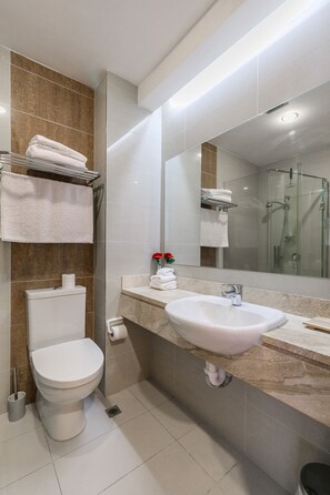 1 bedroom, free minibar, in-room safe, desk - Boulevard Hotel (Auckland)