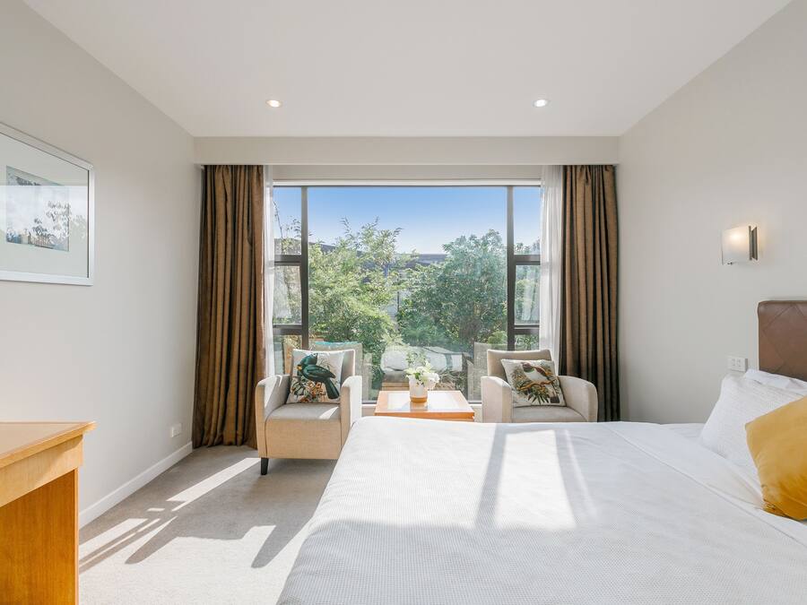 Studio (Super King Bed) | 1 bedroom, free minibar, in-room safe, desk