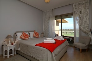 2 chambres, literie de qualité supérieure, rideaux occultants