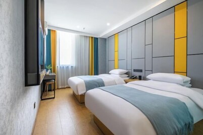 Mingyang Hotel (Taiyuan South Station Shanxi University Store)