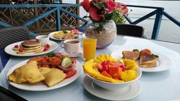 Free daily continental breakfast