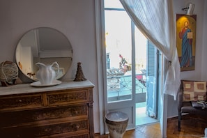 Casa tradicional, 2 quartos, vista para a cidade, ao lado da montanha | 1 quarto, roupas de cama de algodão egípcio, roupas de cama premium