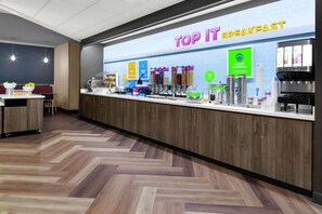 Free daily buffet breakfast - Tru by Hilton Gilbert (Gilbert)
