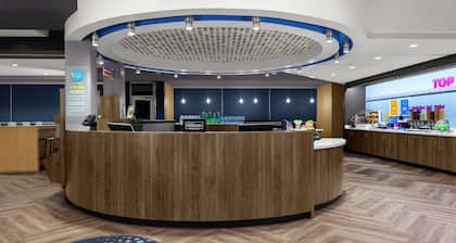 Tru by Hilton Gilbert