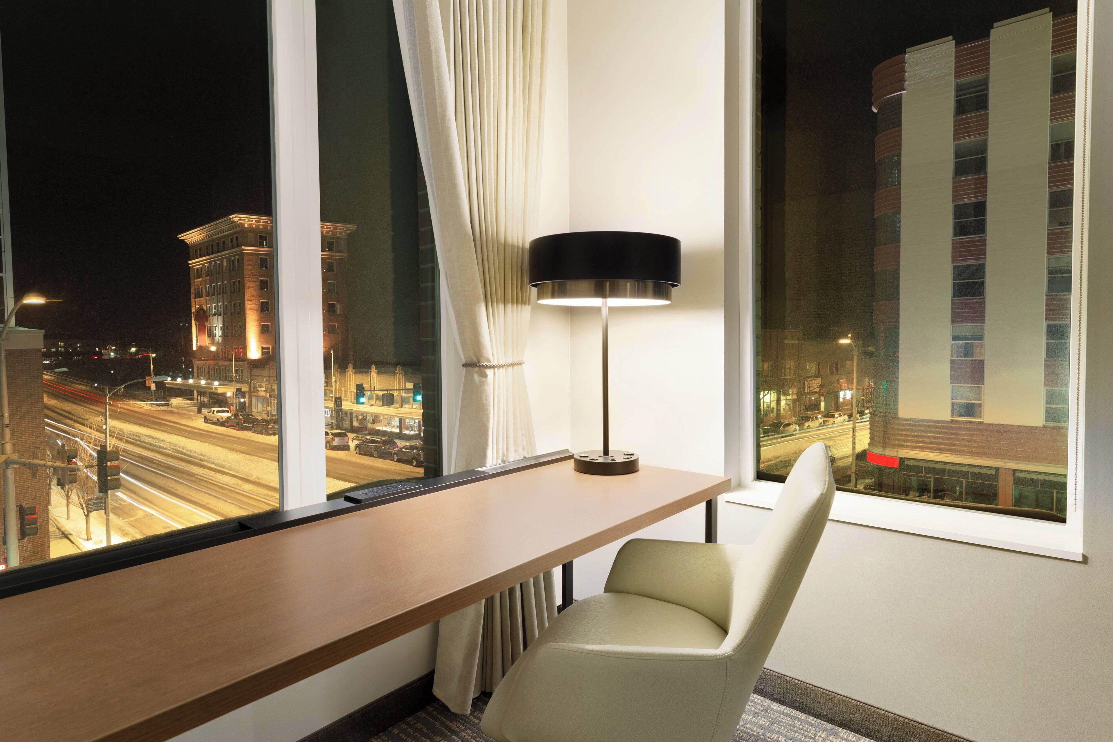 studio, 1 king bed, non smoking, city view (corner) | 1 bedroom, hypo-allergenic bedding, desk, laptop workspace