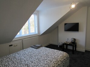 Comfort Double or Twin Room, Ensuite - Fifty (London)
