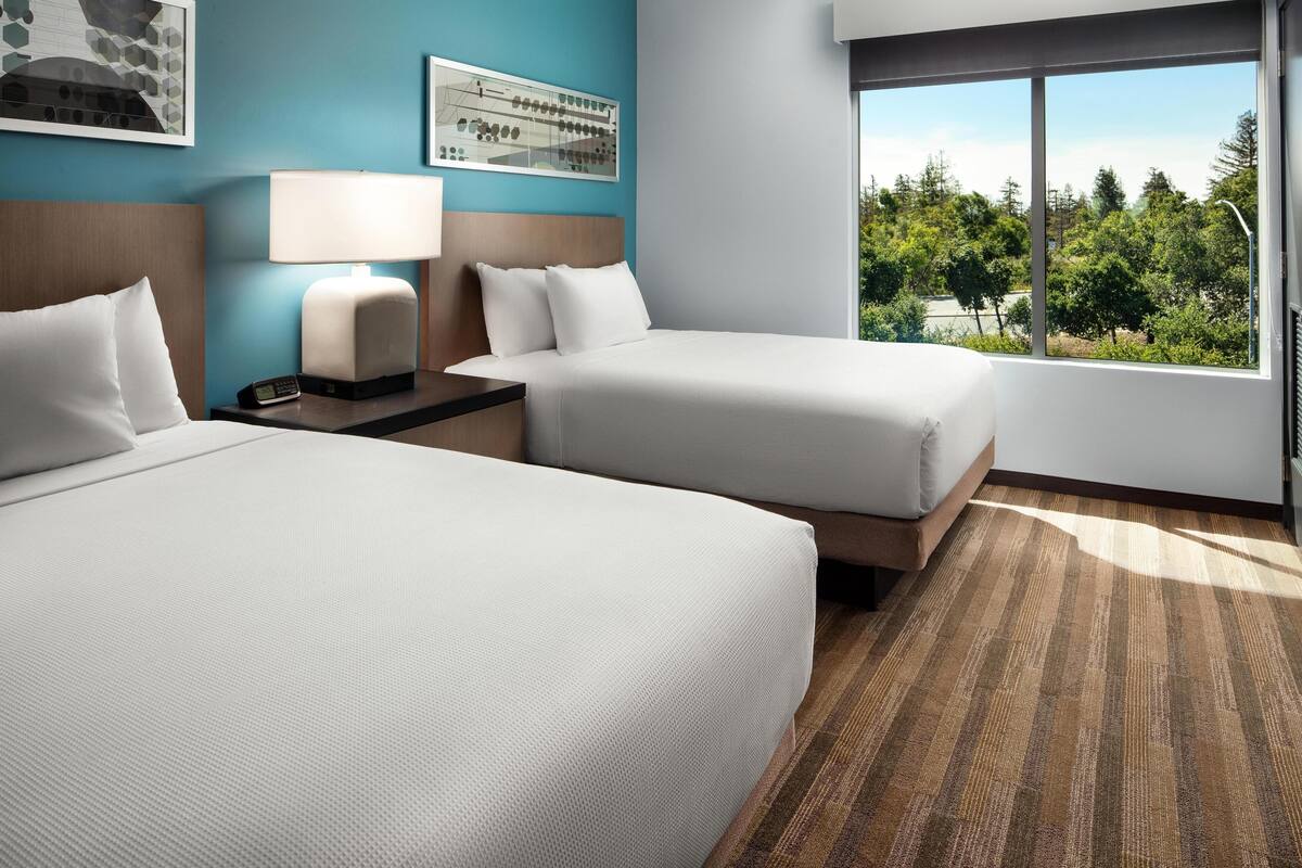 Suite ejecutiva, cocina | Ropa de cama de alta calidad, caja fuerte, escritorio