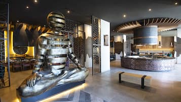 7 restaurants, breakfast, lunch, dinner served; Asian cuisine
