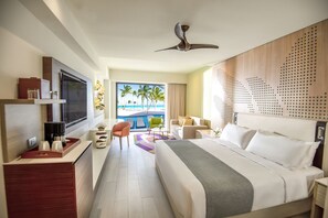 Junior Suite, 1 King Bed with Sofa bed, Oceanfront (Club, Swim Up) | Premium bedding, down comforters, pillowtop beds, free minibar - Hyatt Ziva Cap Cana - All Inclusive (Punta Cana)