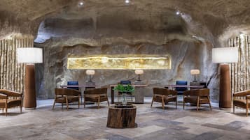 Behandelingskamers voor koppels, een sauna, een bubbelbad, een stoombad