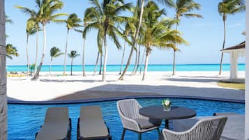 Junior Suite, 1 King Bed with Sofa bed, Oceanfront (Club, Swim Up) | View from room