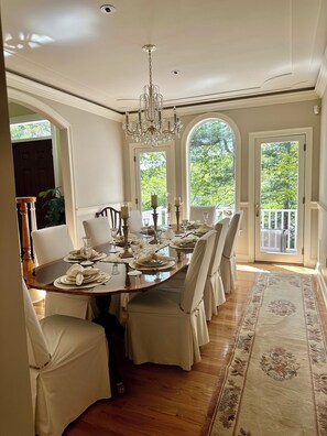 Dining - "Luxury Waterfront Retreat – Spacious, Secluded, and Perfect for Events!"
 (Wareham)