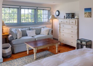 6 habitaciones, tabla de planchar con plancha, cuna de viaje y wifi 