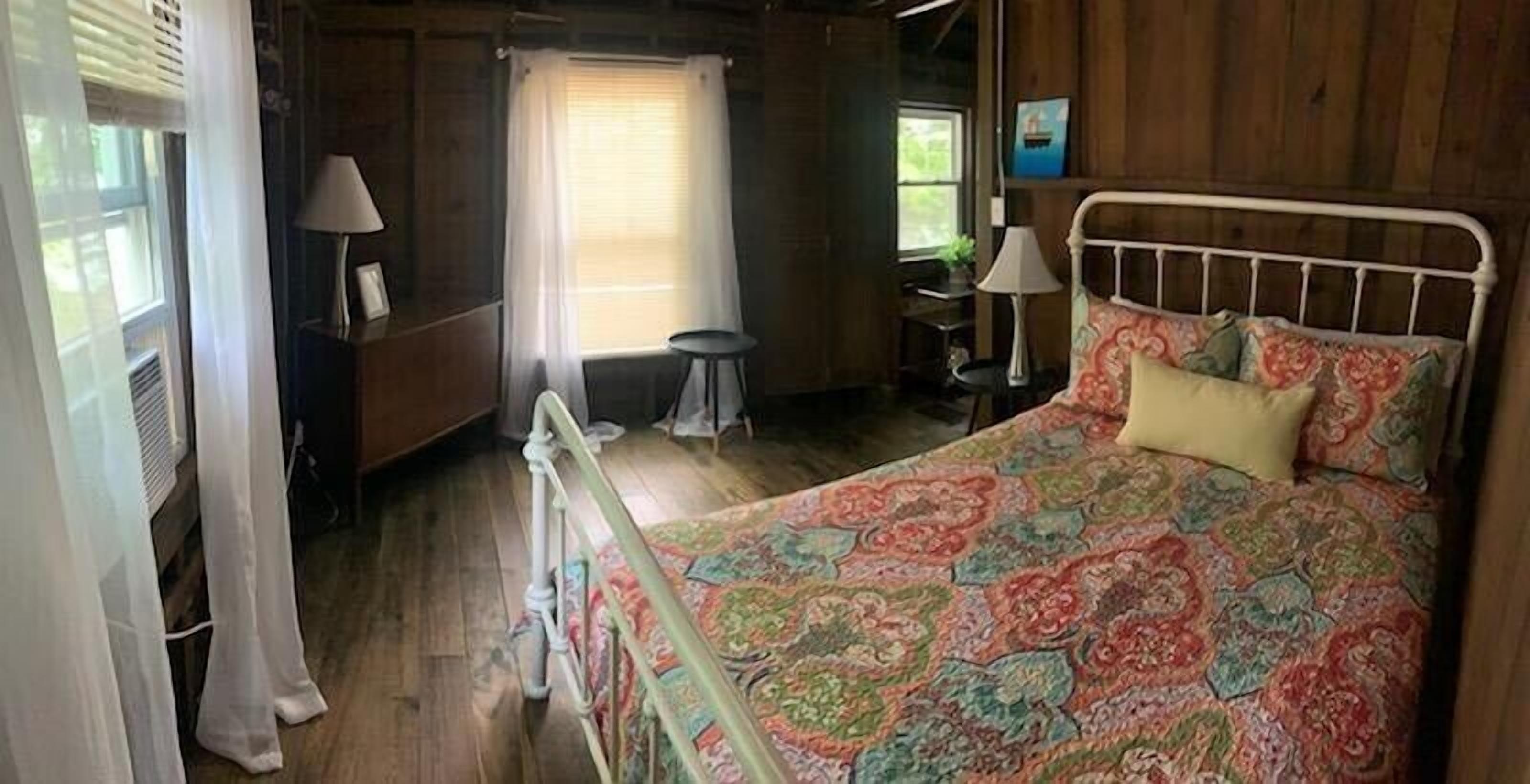 3 soverom, strykejern/-brett, wi-fi og sengetøy