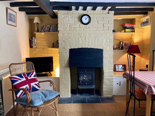 1500-luvun mökki sijaitsee vastapäätä keskiaikaista maaporttia