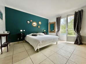 4 bedrooms, iron/ironing board, WiFi, bed sheets - Provencal house of well-being and tranquility (Fayence)