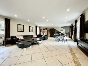 Smart TV, ping pong, books, stereo - Provencal house of well-being and tranquility (Fayence)