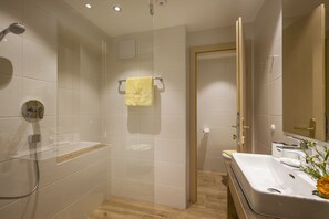 Ducha del cuarto de baño