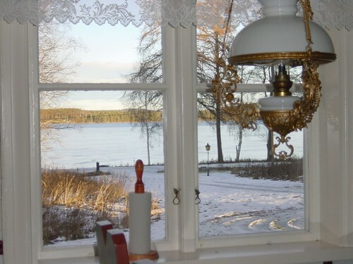 Cozy country house 18th century, carefully renovated, modern kitchen and laundry