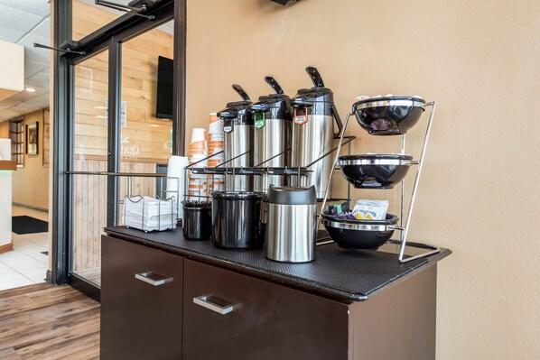 Coffee service - Econo Lodge (Albert Lea)