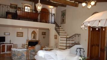 TV, fireplace, DVD player, table tennis