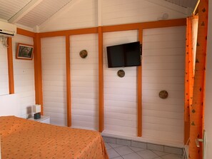 1 bedroom, iron/ironing board, internet, bed sheets