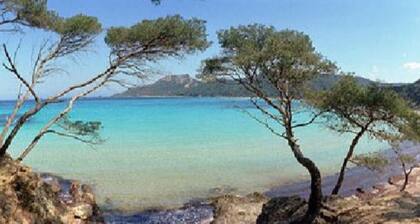 Mas de charme(5p)et maisonette(5p)climatisés,piscine chauffée, prÚs mer et lac