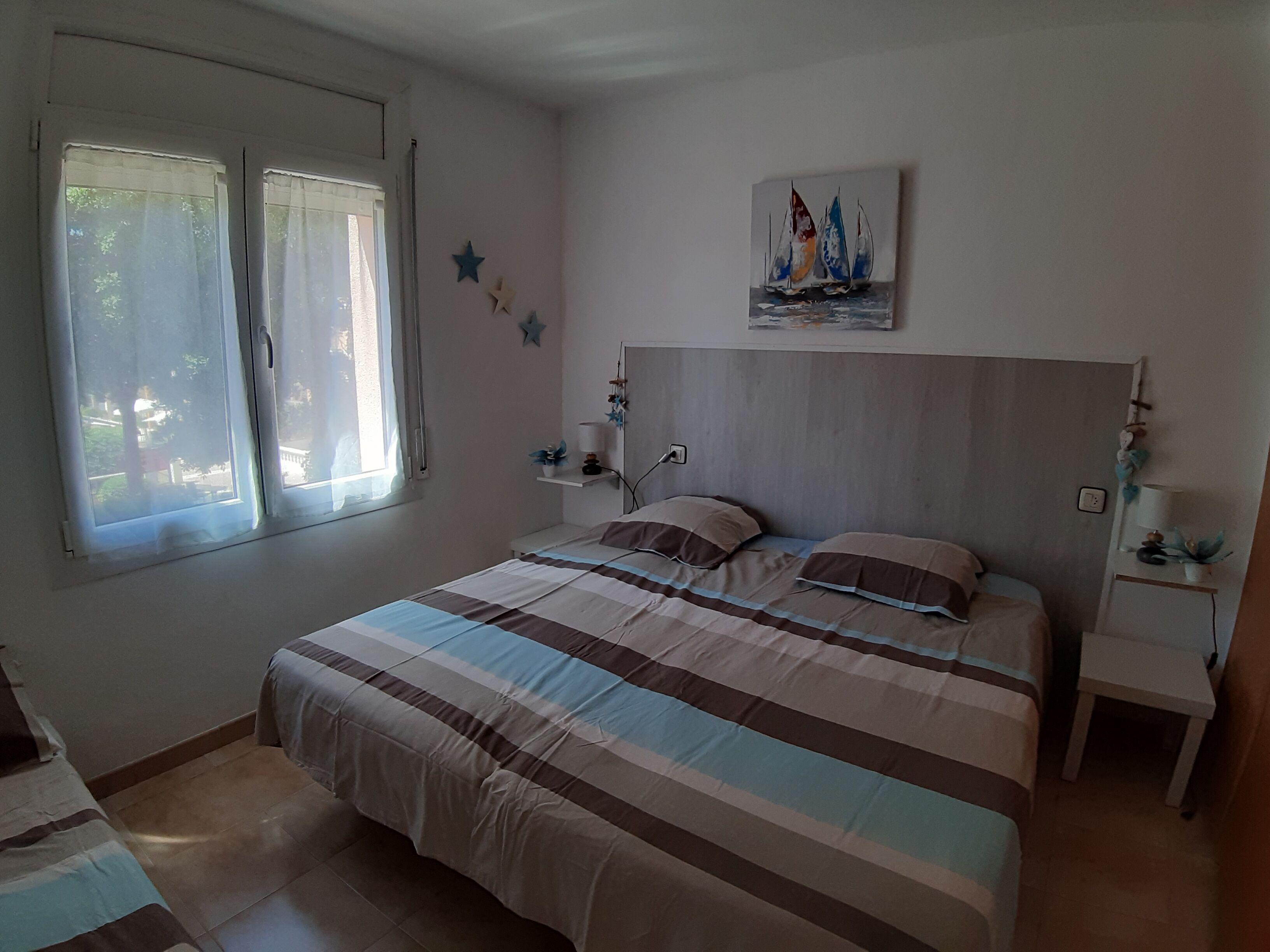 1 dormitorio, tabla de planchar con plancha, wifi