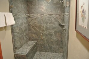 Combined shower/bathtub, hair dryer, towels, soap - Ski In/Ski Out + Private Hot Tub + Sleeps 8 + Free Parking  (Keystone)