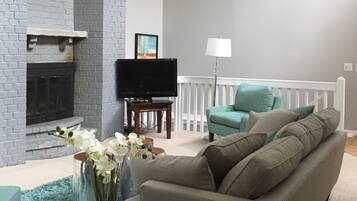 Smart TV, fireplace, DVD player, ping pong